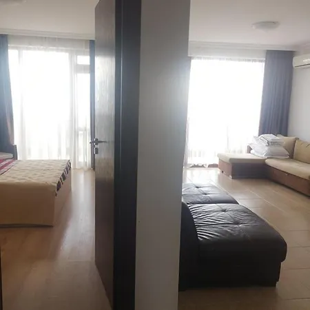 Private Apartment In Complex Caprice شقة