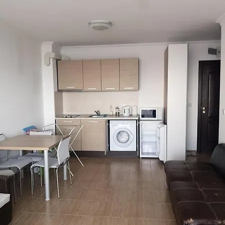 Private Apartment In Complex Caprice * سفيتي فلاس